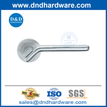 Poignée de porte intérieure en acier inoxydable en métal des portes de porte principale-DDSH040